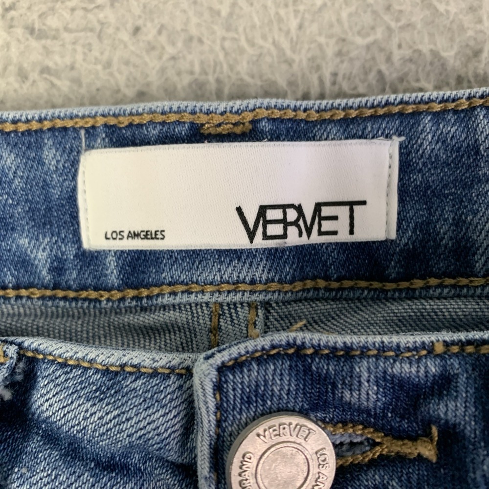 Light Wash Straight Leg Women’s Jeans - Picture 2 of 16